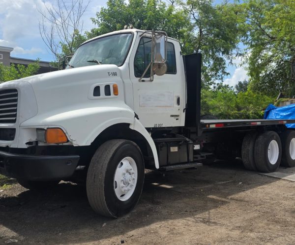 1999 STERLING FLAT BET 18FT LENGTH DOUBLE CHASSIS 46.000 LB REAR AXLE 20.000 FRONT AXLE 002