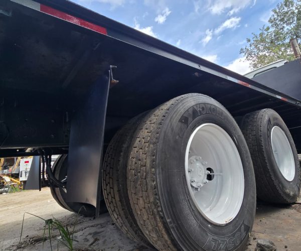1999 STERLING FLAT BET 18FT LENGTH DOUBLE CHASSIS 46.000 LB REAR AXLE 20.000 FRONT AXLE 003