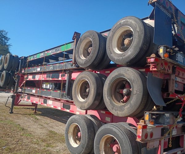 1999–2000 CHASSIS CONTAINER WITH 11 R22.5 003