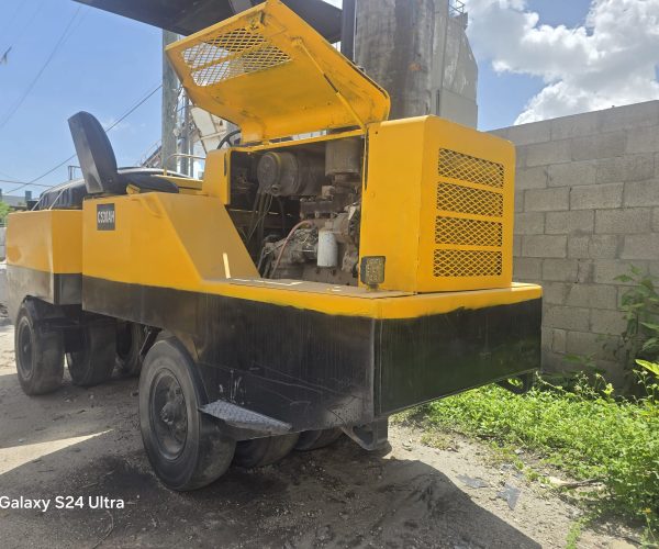 2 PNEUMATIC TIRE ROLLERS 2004 HYPAC C530AH & 2005 BOMAG 004