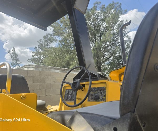 2 PNEUMATIC TIRE ROLLERS 2004 HYPAC C530AH & 2005 BOMAG 012