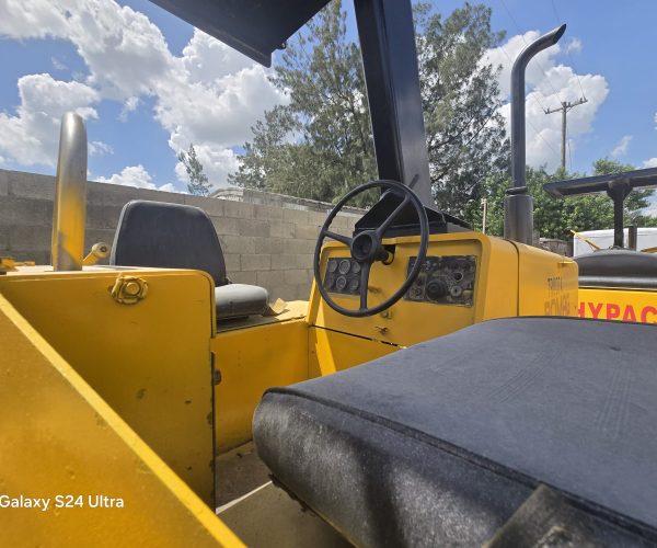 2 PNEUMATIC TIRE ROLLERS 2004 HYPAC C530AH & 2005 BOMAG 015