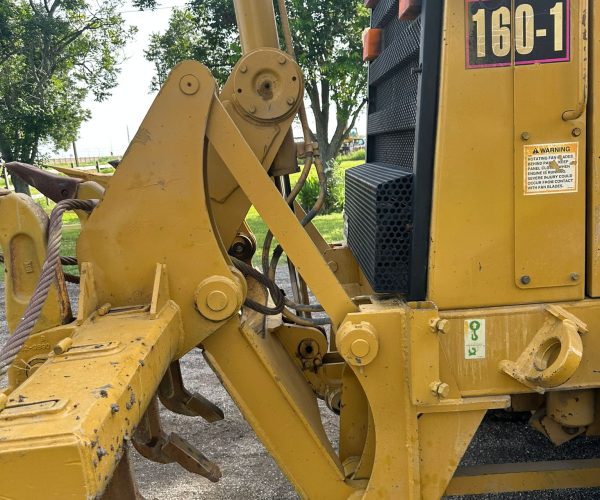 2000 CATERPILLAR 160H MOTORGRADER ENCLOSED CAB, AC REAR RIPPER & PUSH BLOCK 011