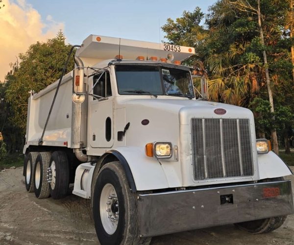 2000 PETERBILT 357 DUMP TRUCK SPREADER THIRD 001