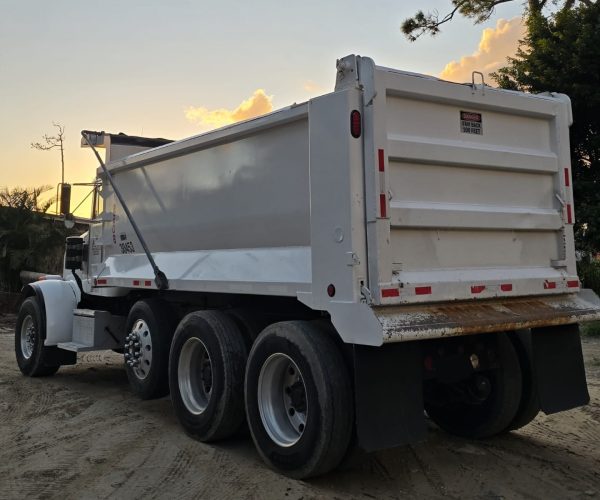 2000 PETERBILT 357 DUMP TRUCK SPREADER THIRD 004