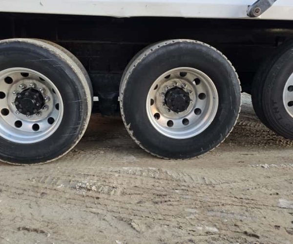 2000 PETERBILT 357 DUMP TRUCK SPREADER THIRD 012
