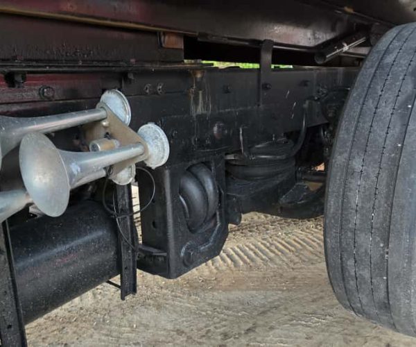 2000 PETERBILT 357 DUMP TRUCK SPREADER THIRD 020