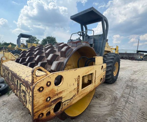 2001 BOMAG BW211 PD-3 SHEEP FOOT ROLLER COMPACTOR 002