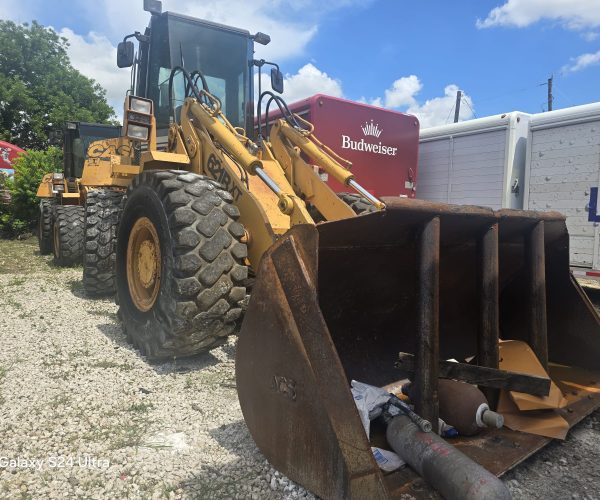2001 CASE 621B XT & 2002 CASE WHEELS LOADERS CAB 001