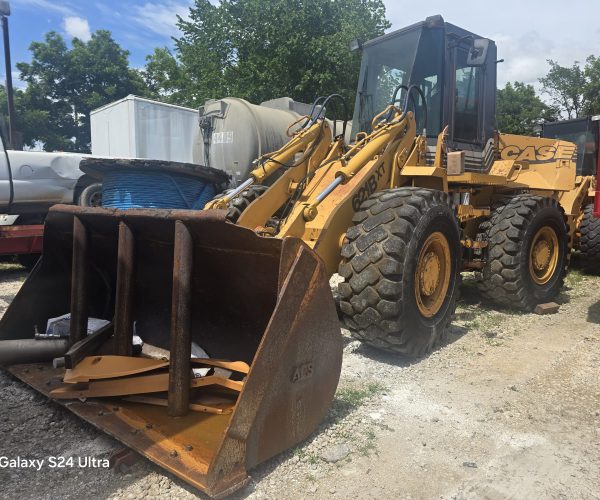 2001 CASE 621B XT & 2002 CASE WHEELS LOADERS CAB 003
