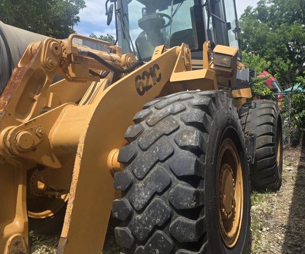 2001 CASE 621B XT & 2002 CASE WHEELS LOADERS CAB 005