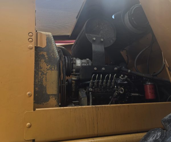 2001 CASE 621B XT & 2002 CASE WHEELS LOADERS CAB 013