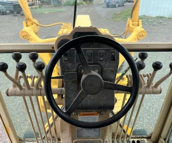 2001-CATERPILLAR-12H-MOTOR-GRADER-WITH-RIPPER-ENCLOSED-CAB-008