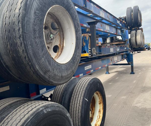 2001 CHASSIS CONTAINERS 40FT WITH 11R22.5 MILIMETRIC WHEELS 004