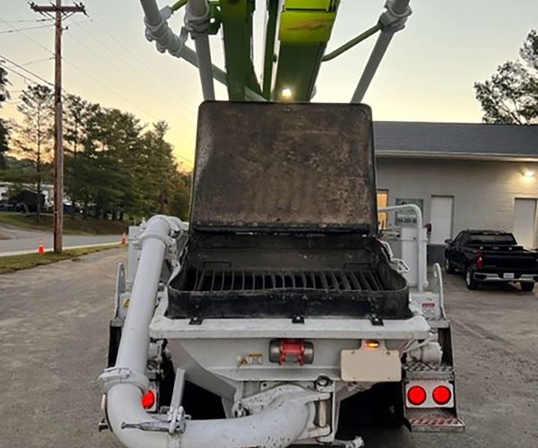 2001 CONCORDJUNJIN CONCRETE PUMP 42M MOUNTED 010