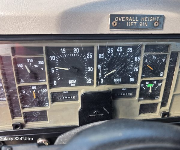 2001 INTERNATIONAL 4900 ALTEC D945 D946 POLE DIGGER DERRICK 012