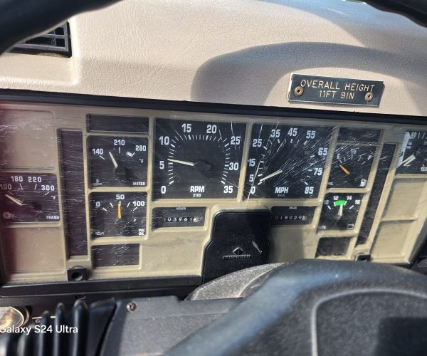 2001 INTERNATIONAL 4900 ALTEC D945 D946 POLE DIGGER DERRICK 017