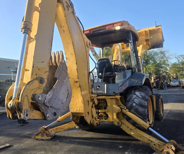 2001 JOHN DEERE SG BACKHOE OPEN CAB 4X4 002