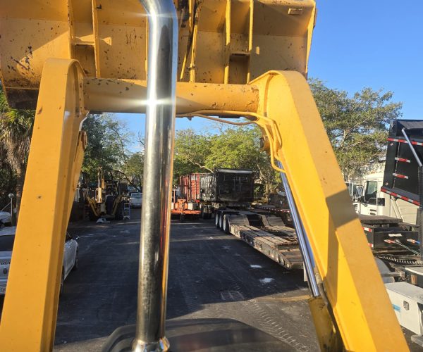 2001 JOHN DEERE SG BACKHOE OPEN CAB 4X4 006