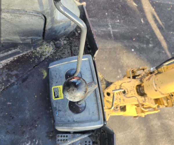 2001 JOHN DEERE SG BACKHOE OPEN CAB 4X4 009