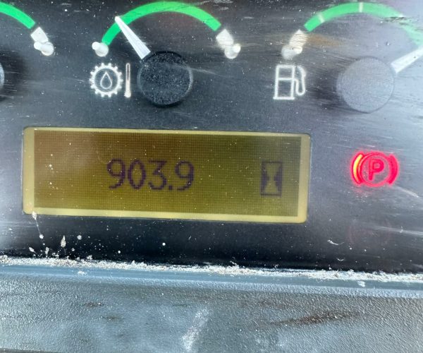 2001 JOHN DEERE SG BACKHOE OPEN CAB 4X4 010