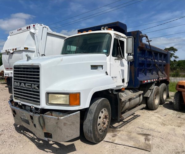 2001 MACK CH DUMP TRUCK TANDEM AXLE 002