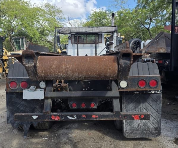 2001 MACK RD ROLL OFF TRI-AXLE 003