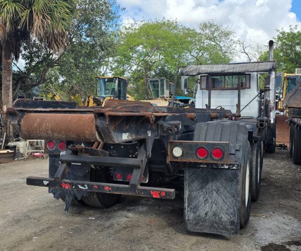 2001 MACK RD ROLL OFF TRI-AXLE 005