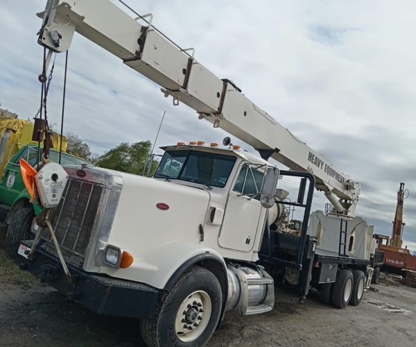 2001 PETERBILT 2001 NACIONAL CRANE 26 TONS 001