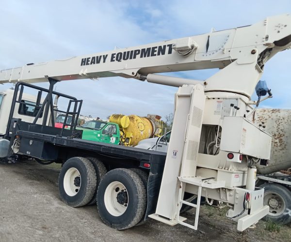 2001 PETERBILT 2001 NACIONAL CRANE 26 TONS 002