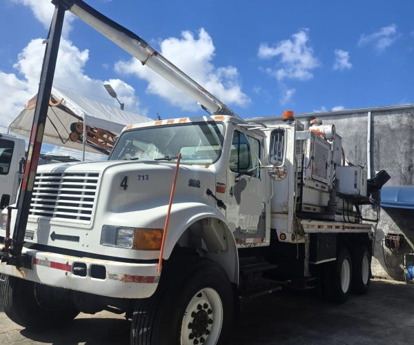 2001 PRESSURE DIGGER ALTEC HD-H 35 MOUNTED ON 2001 4900 INTERNATIONAL 007