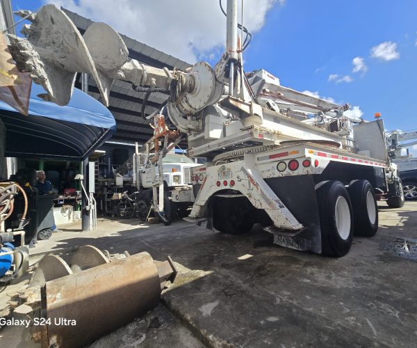 2001 PRESSURE DIGGER ALTEC HD-H 35 MOUNTED ON 2001 4900 INTERNATIONAL 015