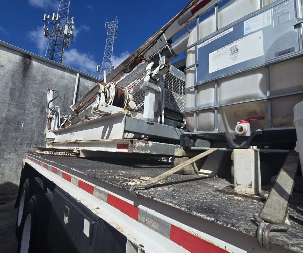 2001 PRESSURE DIGGER ALTEC HD-H 35 MOUNTED ON 2001 4900 INTERNATIONAL 022