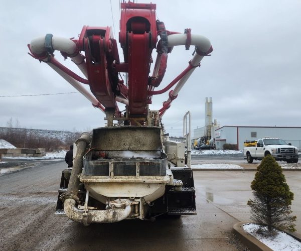 2001 PUTZMEISTER CONCRETE PUMP 38M MOUNTED ON A 2002 MACK 004