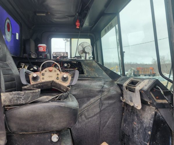 2001 PUTZMEISTER CONCRETE PUMP 38M MOUNTED ON A 2002 MACK 005