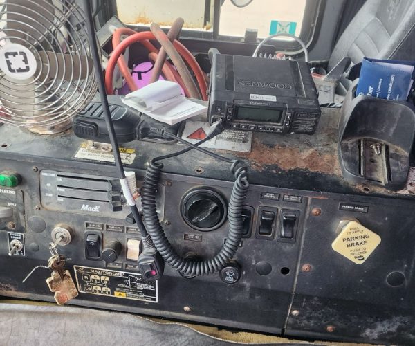 2001 PUTZMEISTER CONCRETE PUMP 38M MOUNTED ON A 2002 MACK 007