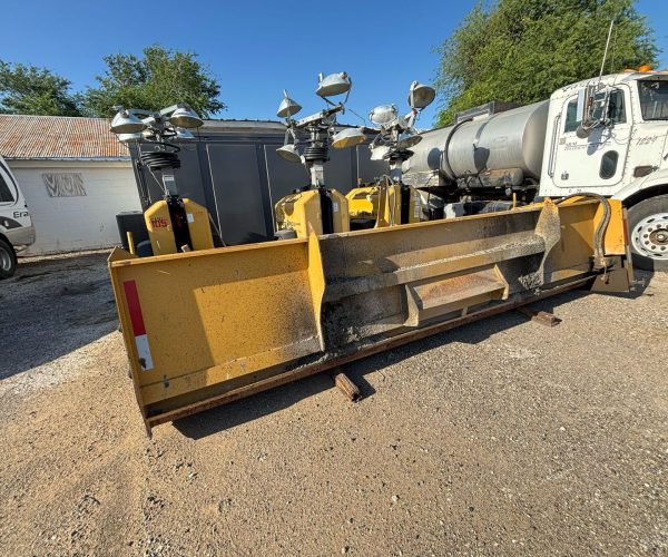 2001 ROSCO SPRHH CHIP SPREADER ENGINE DIESEL 009