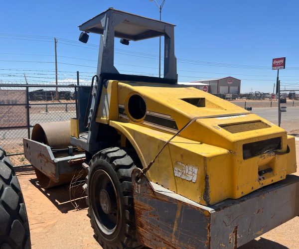 2001 STONE RHINO SD66 SINGLE DRUM VIBRATORY ROLLER 66 IN SMOOTH DRUM DIESEL ENGINE 002