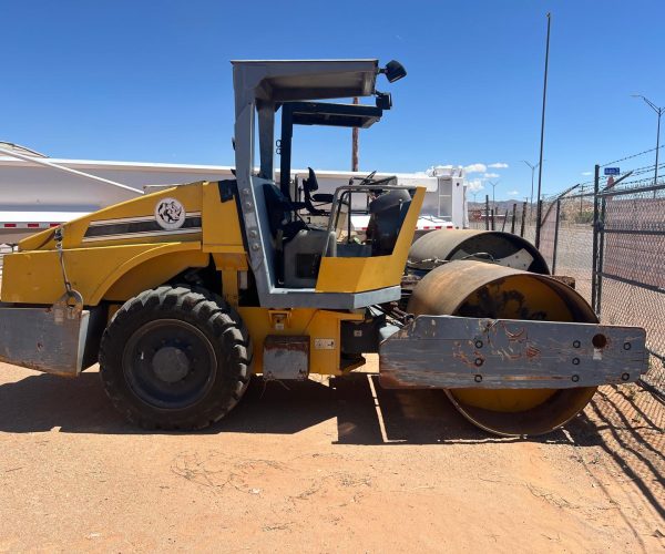 2001 STONE RHINO SD66 SINGLE DRUM VIBRATORY ROLLER 66 IN SMOOTH DRUM DIESEL ENGINE 004