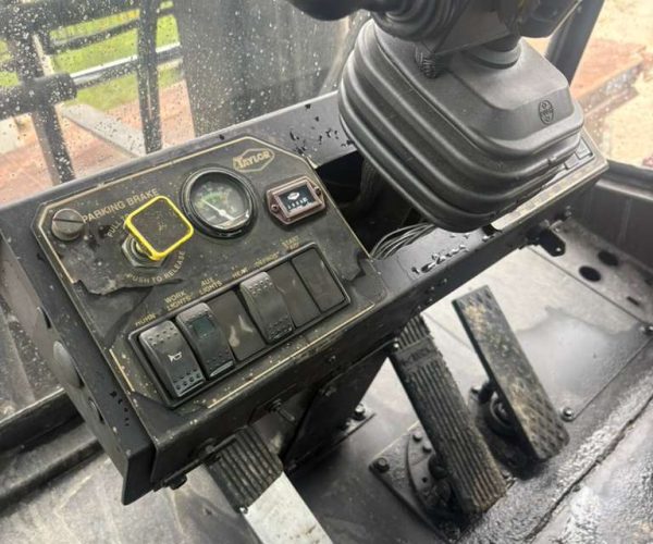 2001-TAYLOR-TX180-FORKLIFT-DIESEL-18.000-LB-CAB-HEAT-009