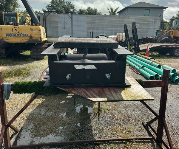 2001 WITZCO RG52 CHALLENGER 50 TONS GOOSE NECK DETACHABLE LOW BOY TRI-AXLE TRAILER 003