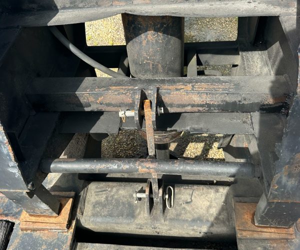 2001 WITZCO RG52 CHALLENGER 50 TONS GOOSE NECK DETACHABLE LOW BOY TRI-AXLE TRAILER 007