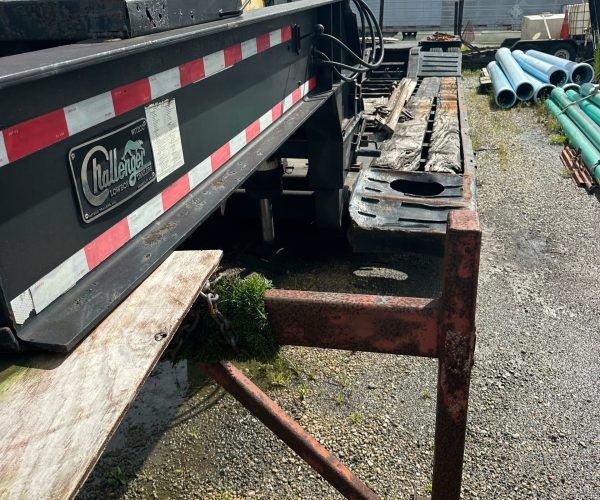 2001 WITZCO RG52 CHALLENGER 50 TONS GOOSE NECK DETACHABLE LOW BOY TRI-AXLE TRAILER 009