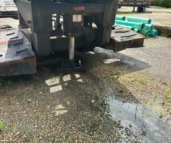 2001 WITZCO RG52 CHALLENGER 50 TONS GOOSE NECK DETACHABLE LOW BOY TRI-AXLE TRAILER 016