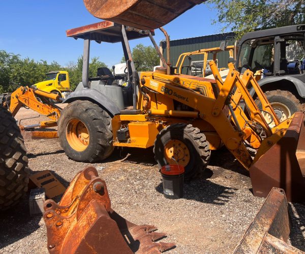 2002 CASE 590 SUPER L OPEN CAB 012