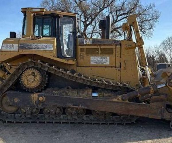 2002 CATERPILLAR D8R DOZER ENCLOSED CAB 001