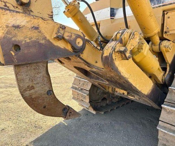 2002-CATERPILLAR-D8R-DOZER-ENCLOSED-CAB-005