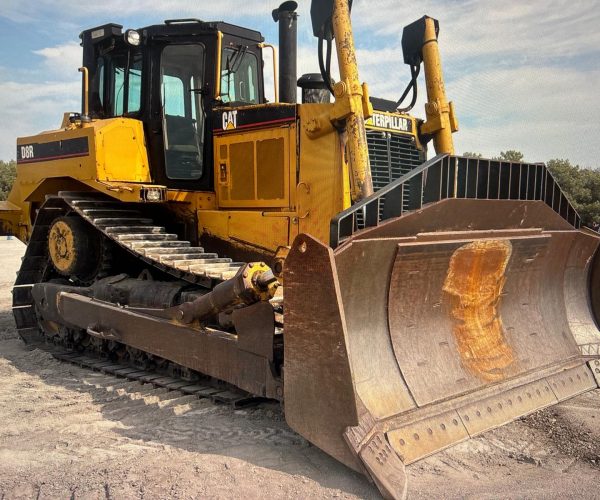 2002 CATERPILLAR D8R DOZER WITH ENCLOSED CAB & MULTI-SHANK 002
