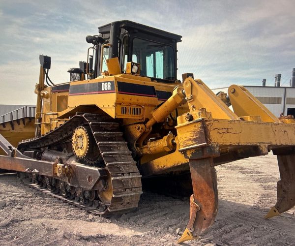 2002 CATERPILLAR D8R DOZER WITH ENCLOSED CAB & MULTI-SHANK 003