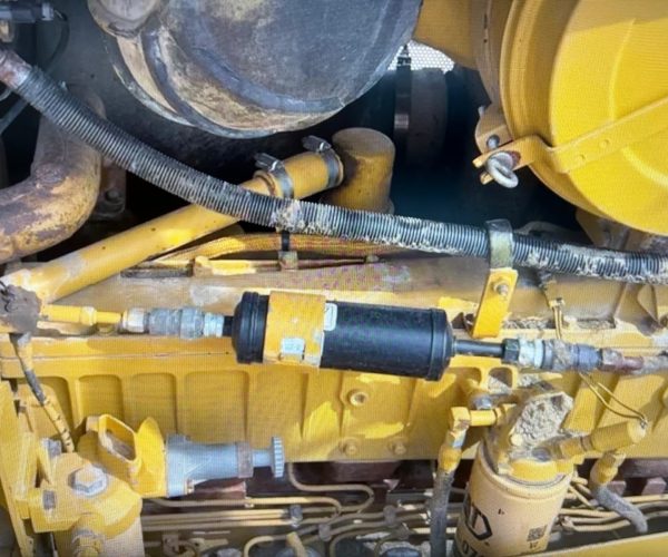 2002 CATERPILLAR D8R DOZER WITH ENCLOSED CAB & MULTI-SHANK 009